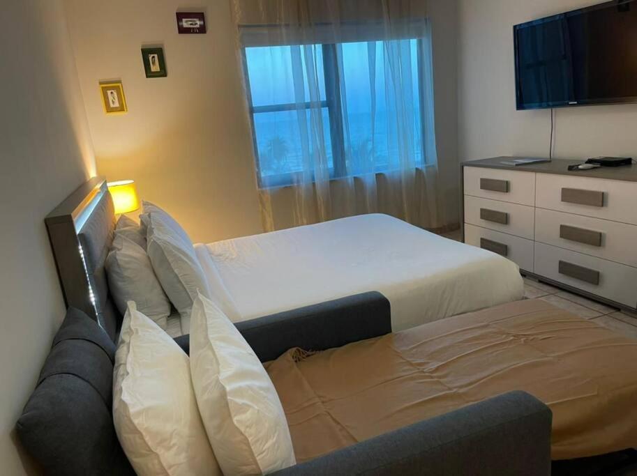 マイアミビーチChic Ocean Front Studio!アパートメント エクステリア 写真